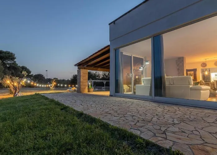 Salento Con Piscina 3* Lecce